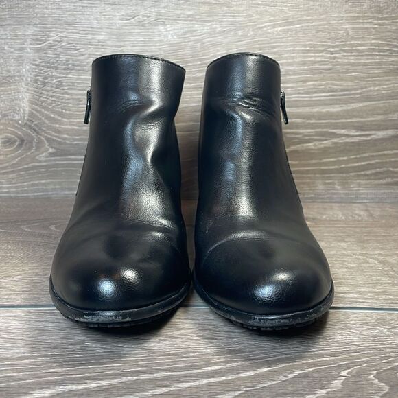 SafeTStep Brenna Women’s Sz 8.5W Black Comfort Side Zip Heeled Ankle Boots - Picture 2 of 11